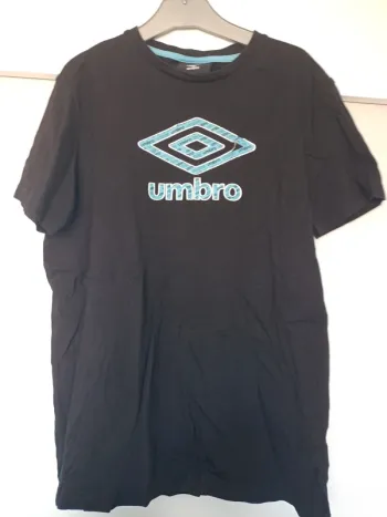 Tee shirt umbro taille 162
