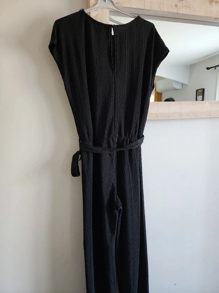 Combinaison taille 3 - photo numéro 3