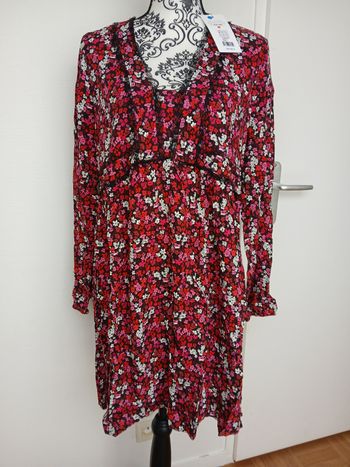 Robe fleurie Naf Naf neuve avec étiquette T.M