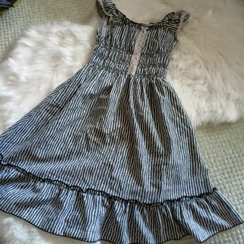 Ravissante robe rayée 8 ans