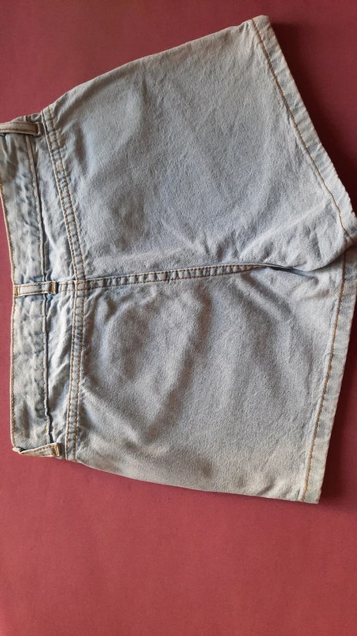 Short en jean T. 34 - photo numéro 5
