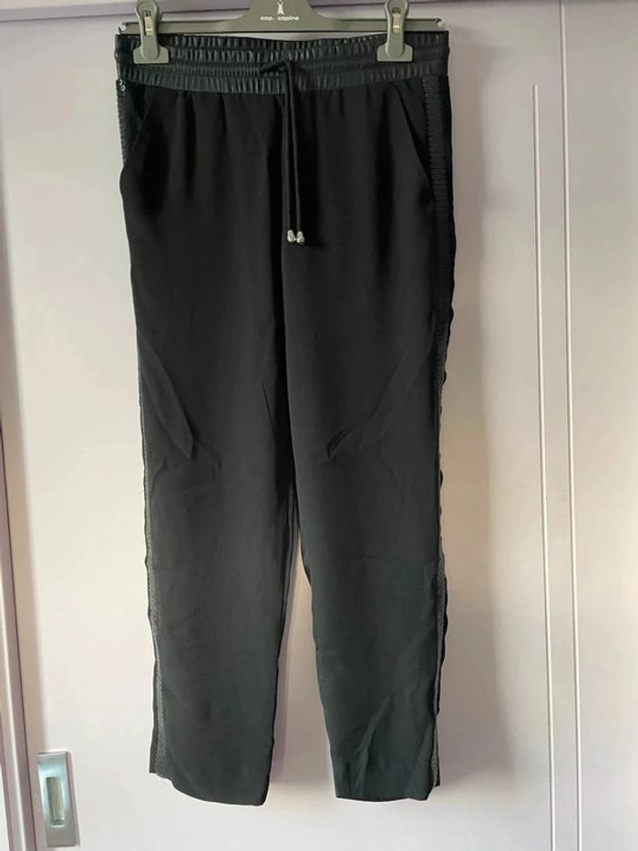 Superbe pantalon noir fluide Guess