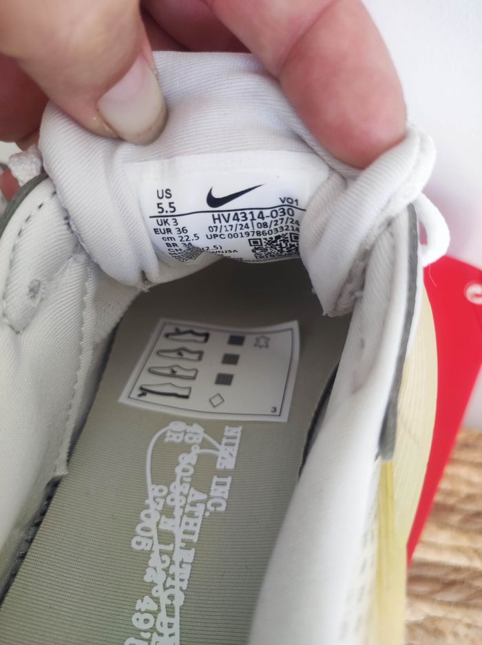 Baskets Nike V2K run - photo numéro 8