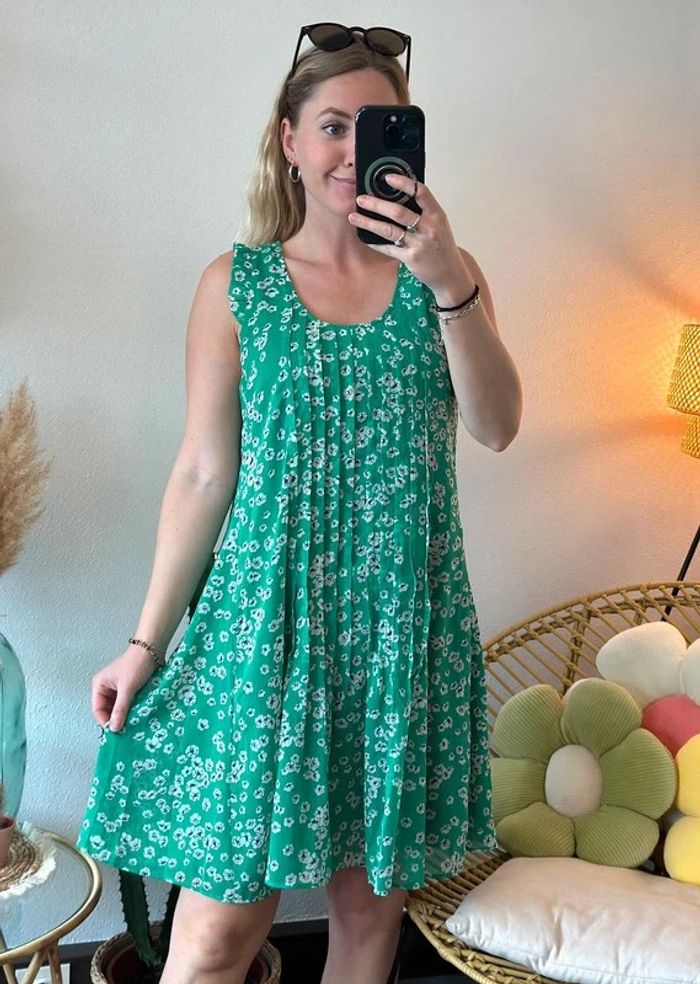 Robe d’été coupe fluide verte à motifs fleuris taille 36 - Banana Republic - photo numéro 4