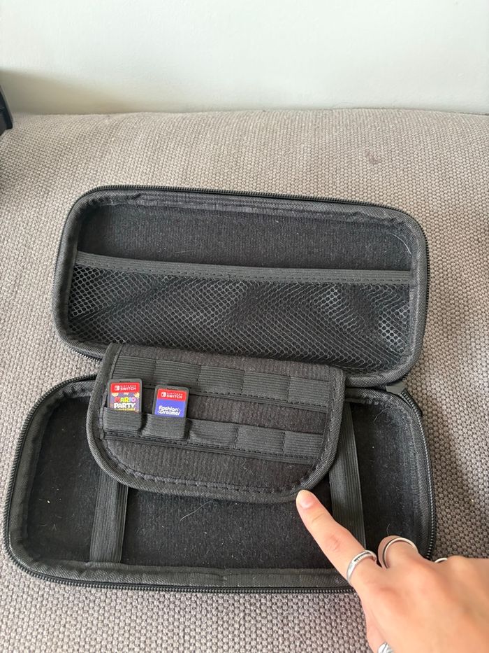 Lot Nintendo Switch lite et 3 jeux - photo numéro 4