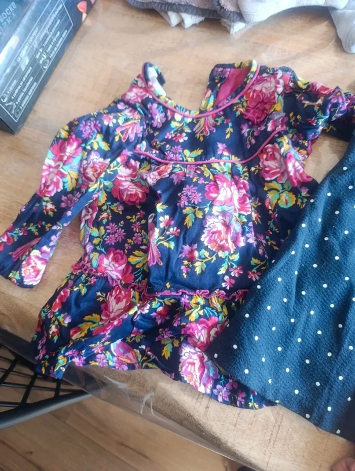Lot robes combi 9 mois - photo numéro 2