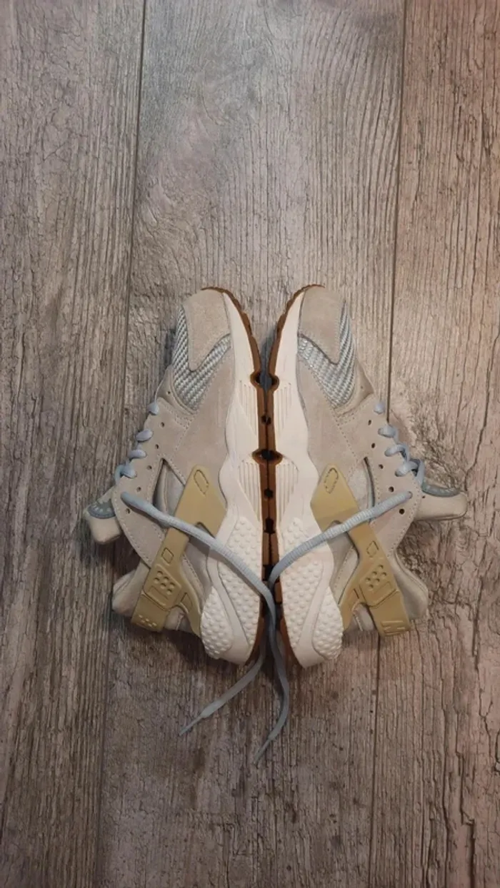 Basket Nike Huarach 36.5 - photo numéro 4