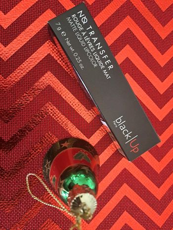 Rouge à lèvres liquide black up