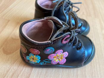 Belle paire de bottines en cuir marron Orchestra T. 18 fille TBE