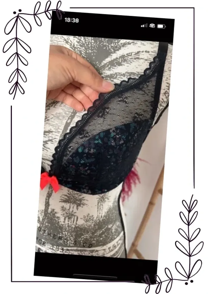 Soutient gorge noir décolleté plongeant - photo numéro 4