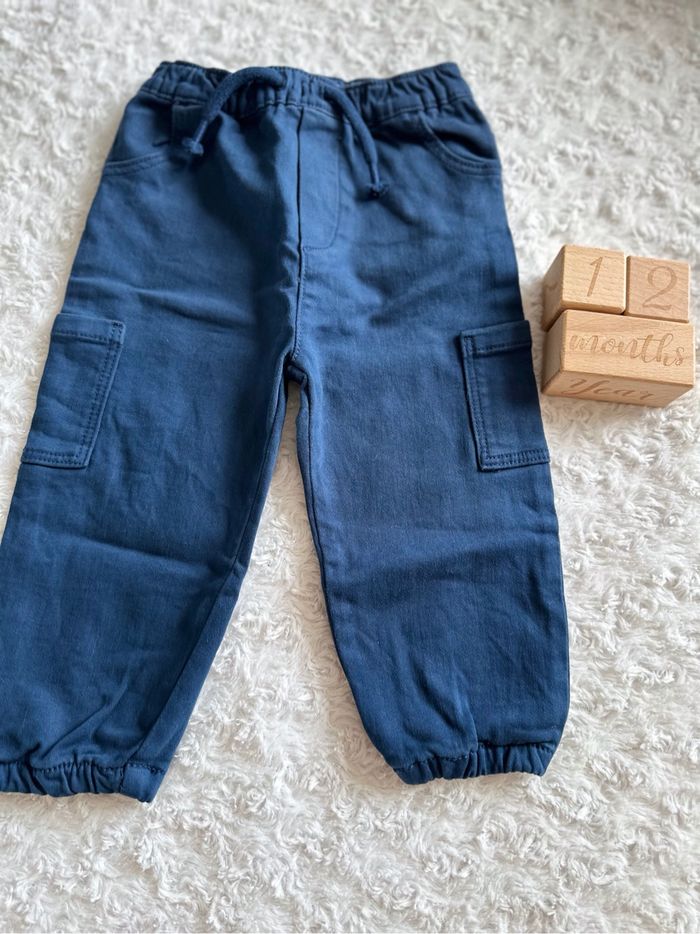 Pantalon bleu marine 12/18 mois