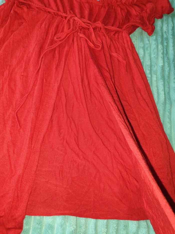 Tee-shirt ouvert & épaule dénudée - photo numéro 2