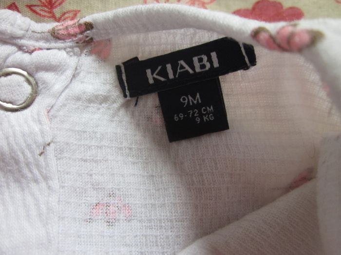 Robe été blanche à fleurs 9 mois - photo numéro 3