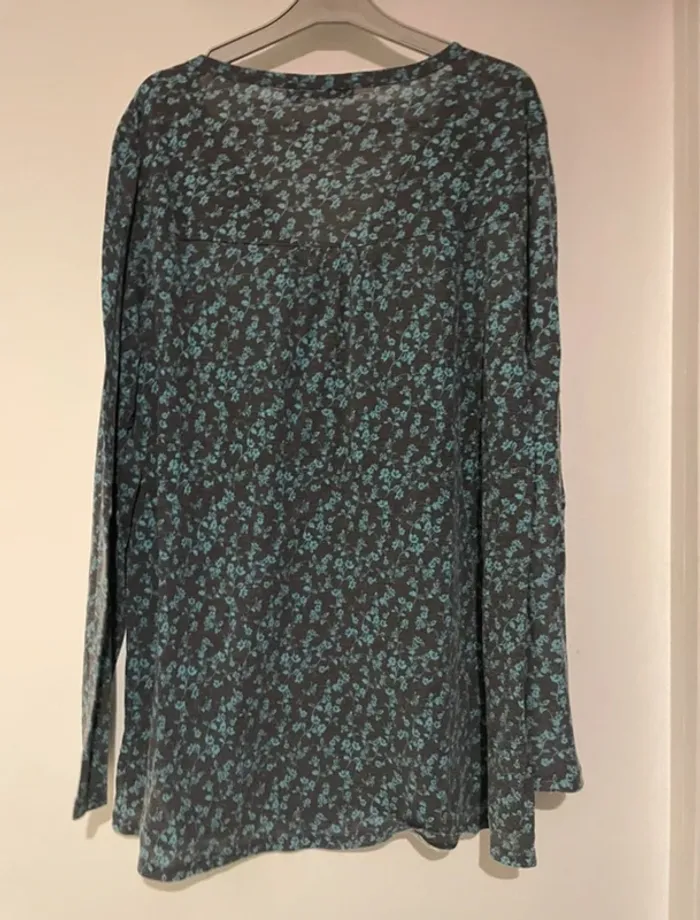 Tunique fleurie bleu/vert KIABI – Taille 46/48 - photo numéro 2