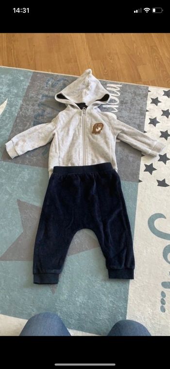 Ensemble jogging kiabi 12 mois