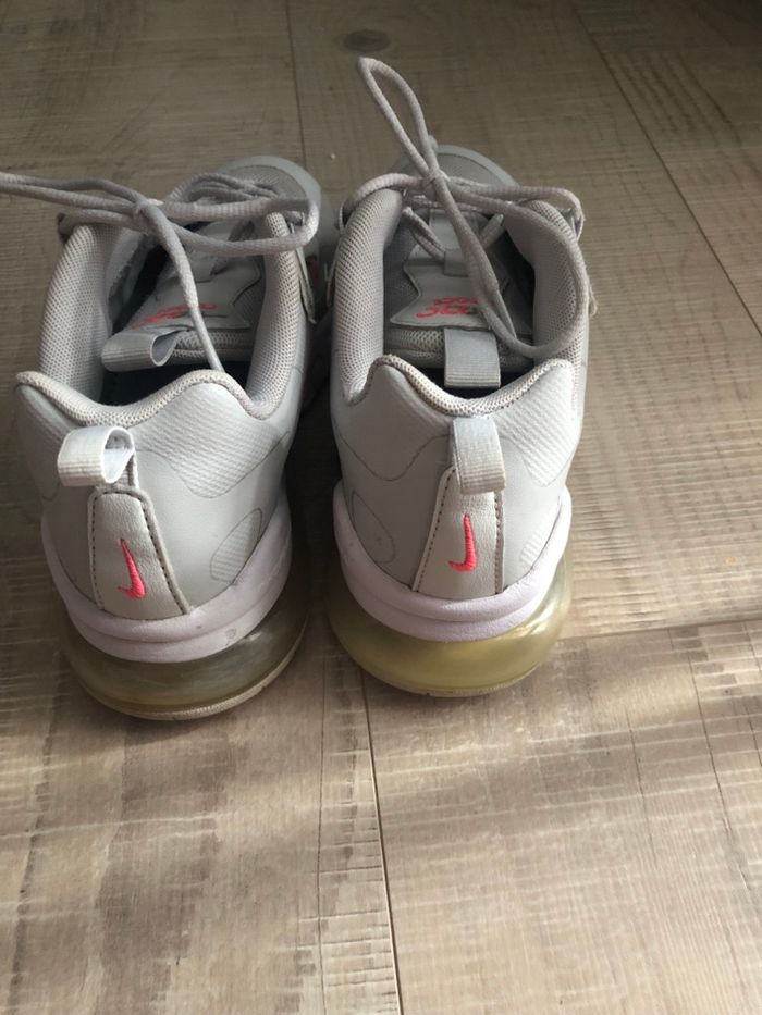 Baskets Nike Air 270 React - Pointure 36 - photo numéro 4