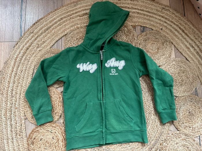 Veste à capuche zippée