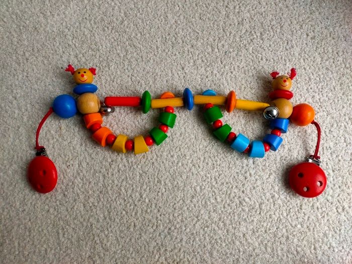 Arche/mobile en bois pour poussette - photo numéro 2