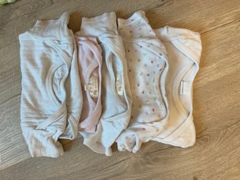 5 bodies manches courtes