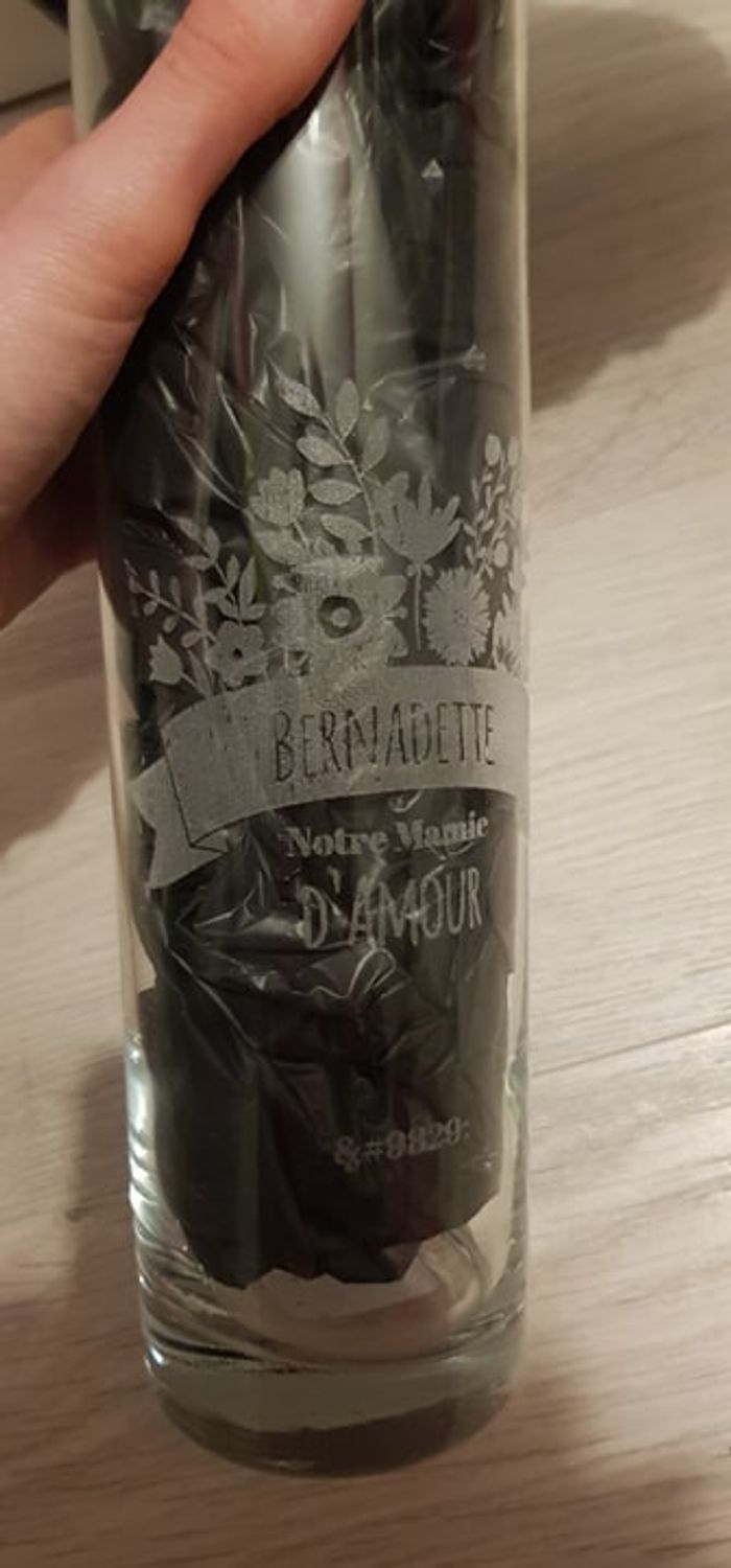 Vase gravé "Bernadette"