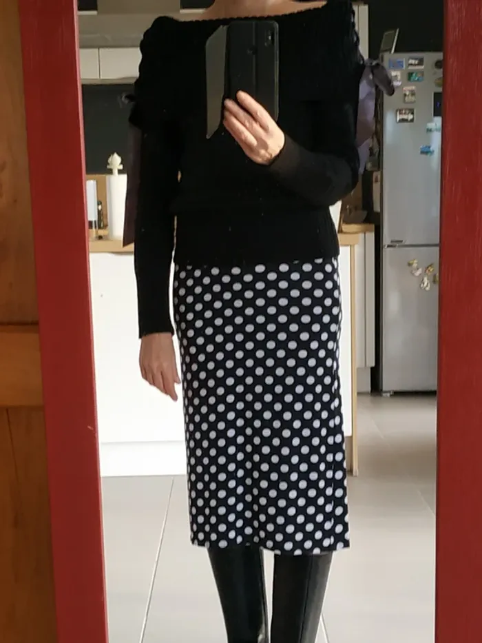 Jupe en jersey noire à pois blancs - photo numéro 8
