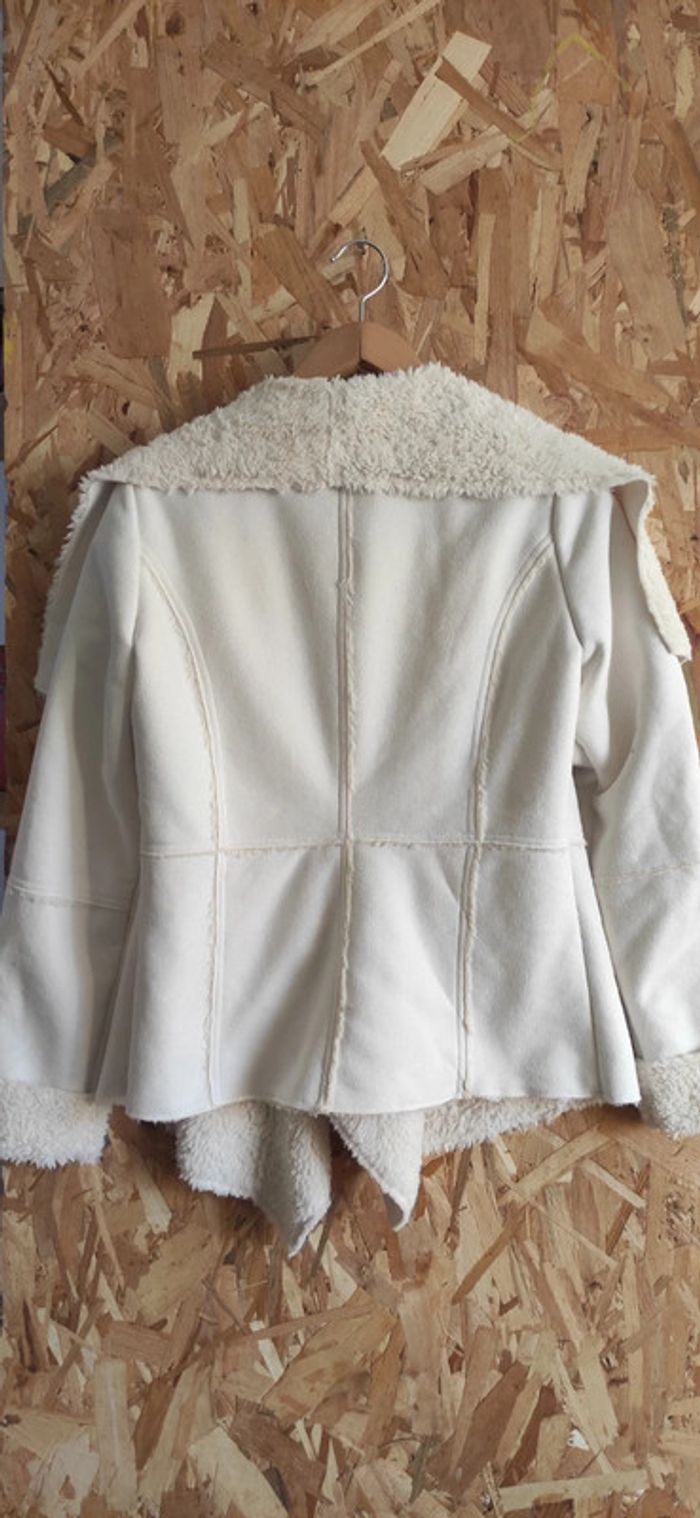 Veste blanche style daim et moumoute - photo numéro 4