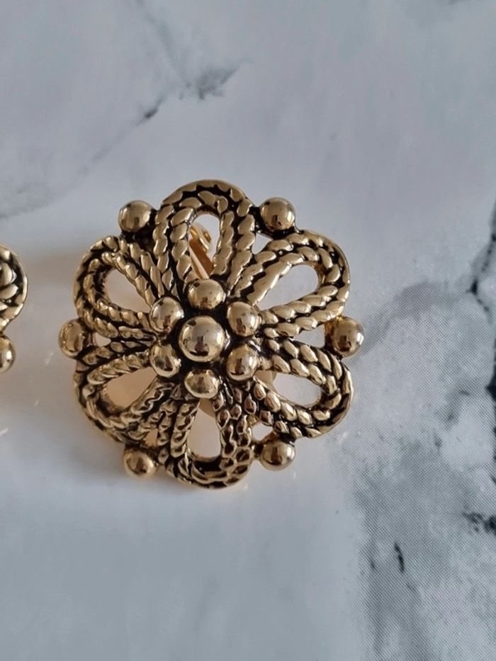 Paire de boucle d'oreille doré a clips vintage - photo numéro 7