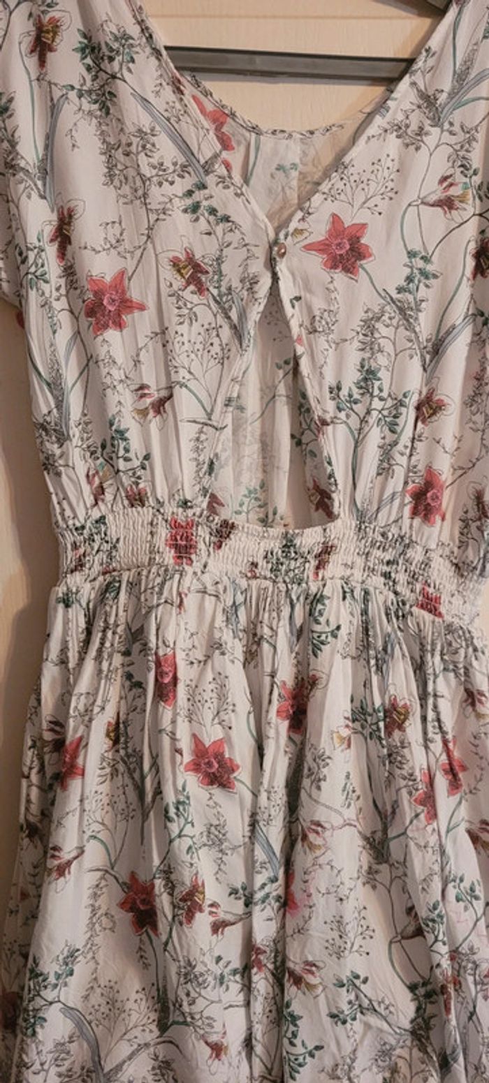 Robe dos nu - photo numéro 3