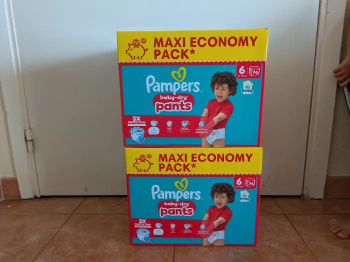 148 couches Pampers pants taille 6 babydry
