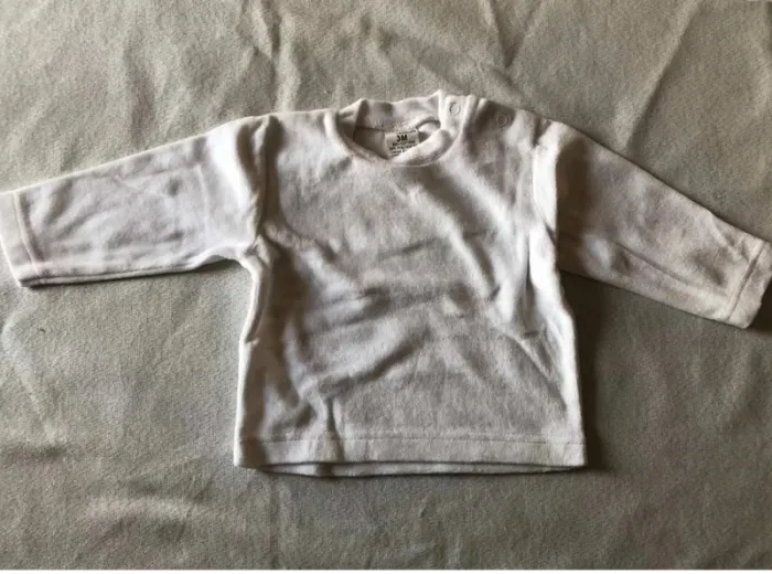 Sous  pull  épais et chaud  taille  3  mois