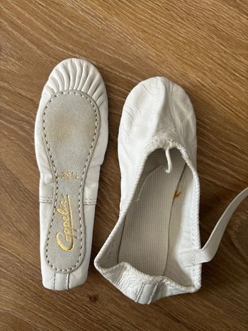 Demi-pointes Coppelia avec élastiques / danse classique