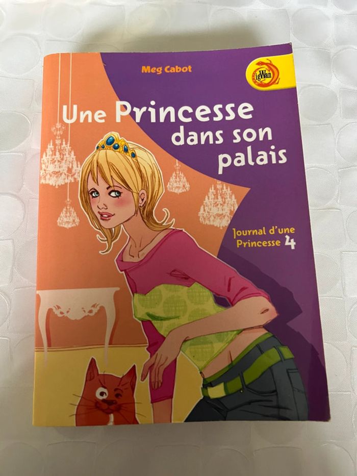 Livres, une princesse dans son palais.