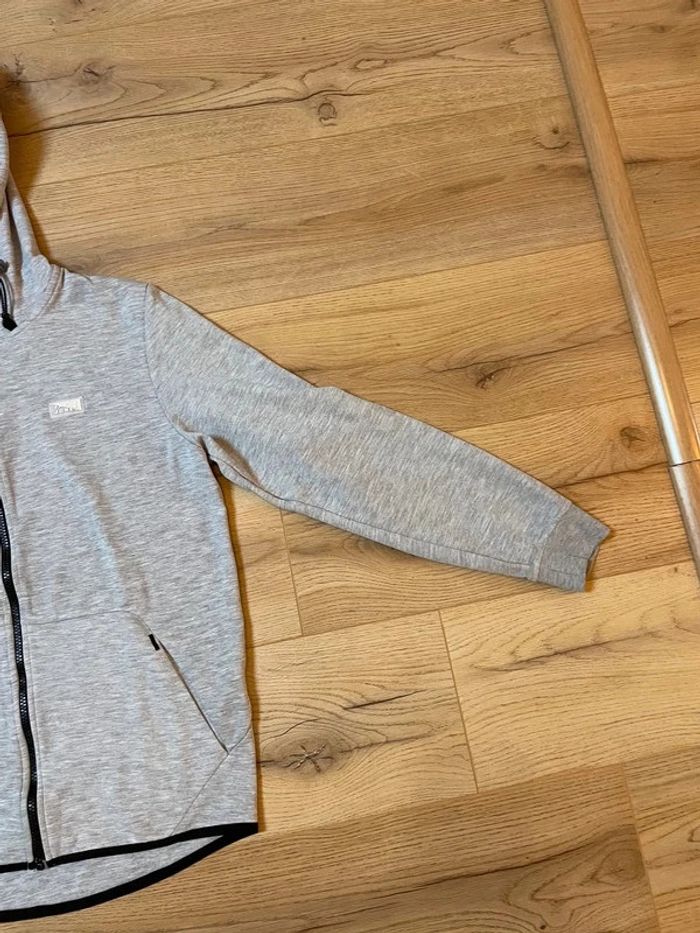 Gilet gris - photo numéro 2