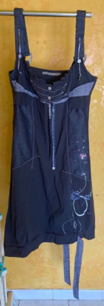 Robe asymétrique taille 40