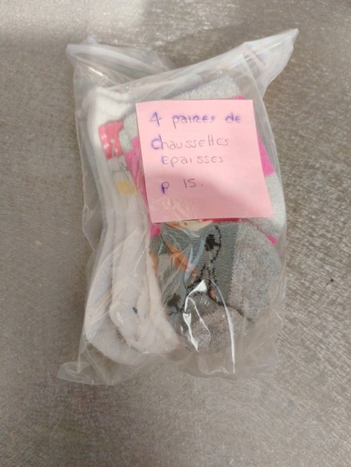 Chaussettes fille pointure 15-17, 23 paires - photo numéro 6