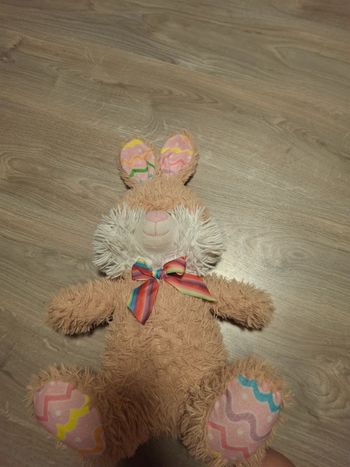 Grande peluche lapin de pâques