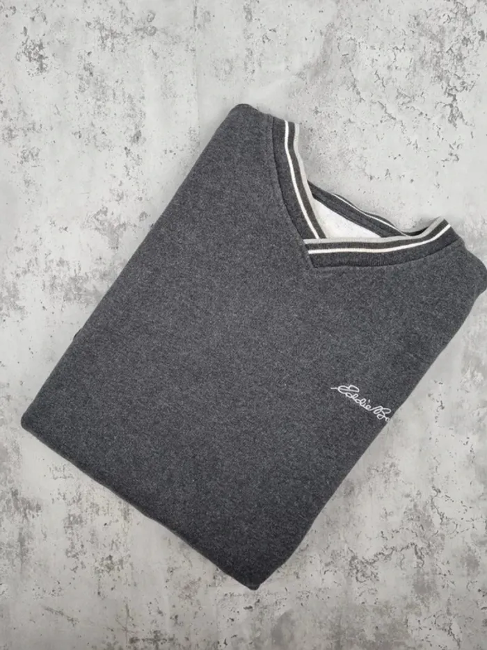 Sweat col V Eddie Bauer gris – Taille XL Homme (mesures en photos)