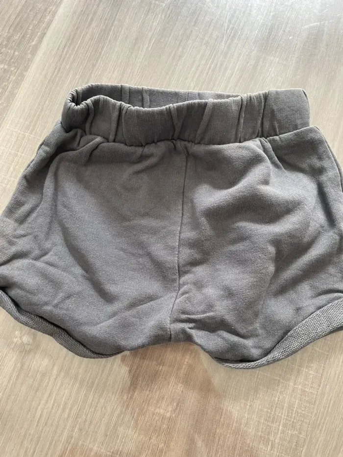 Lot short 6 mois - photo numéro 3