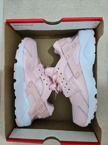 Nike huarache run - femme fille- taille 36,5 - neuves- authentiques