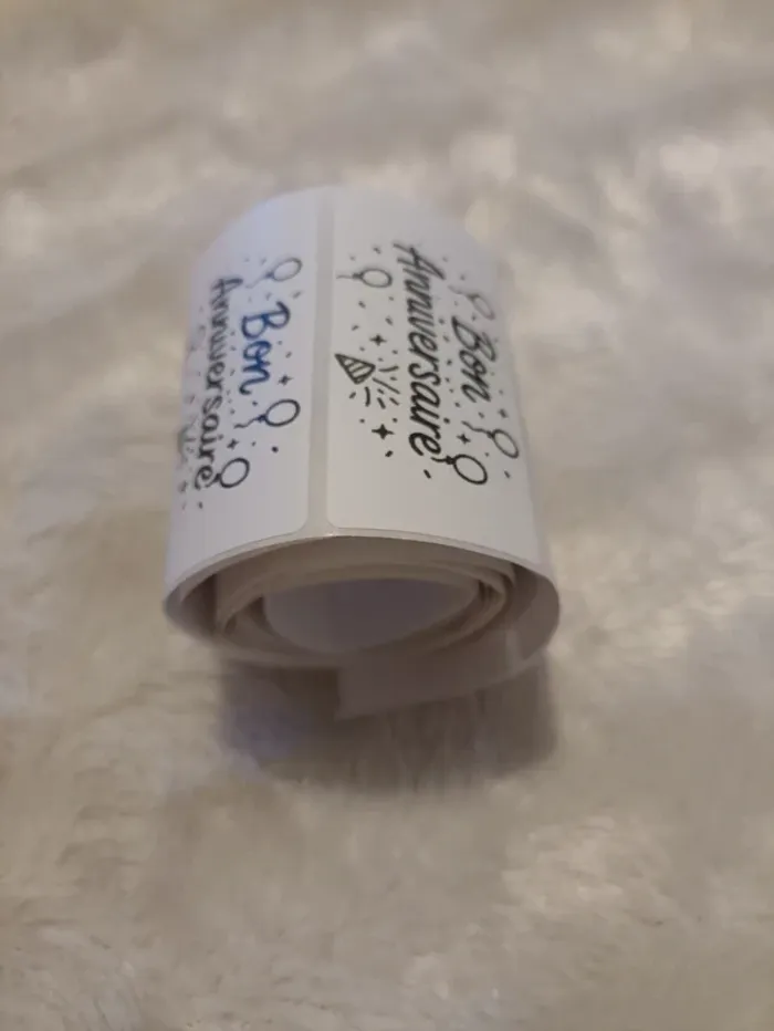 Lot de 50 étiquettes autocollantes “Bon Anniversaire” 60x30 mm Parfaites pour cadeaux et colis - photo numéro 3