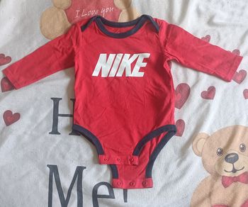 Bodies Nike manche longue