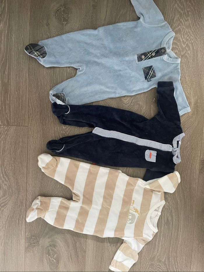 Lot de 3 pyjamas, grenouillères, dors bien de la marque Jacadi taille 1 mois