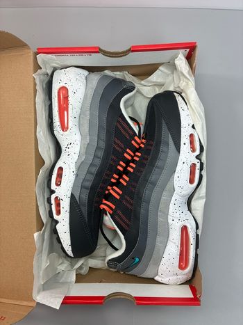 Baskets Nike air Max 95 recraft pointure 40 très bon état 
