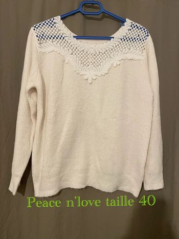 Pull doux blanc manches longues col dentelle peace n’ love taille 40
