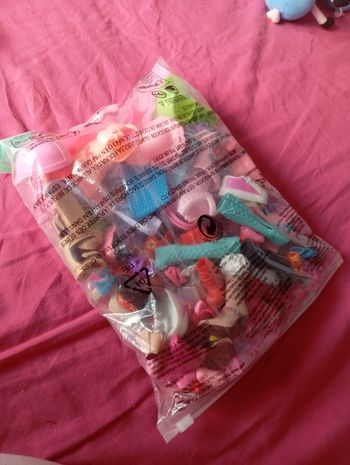 Gros lot d'accessoires barbie