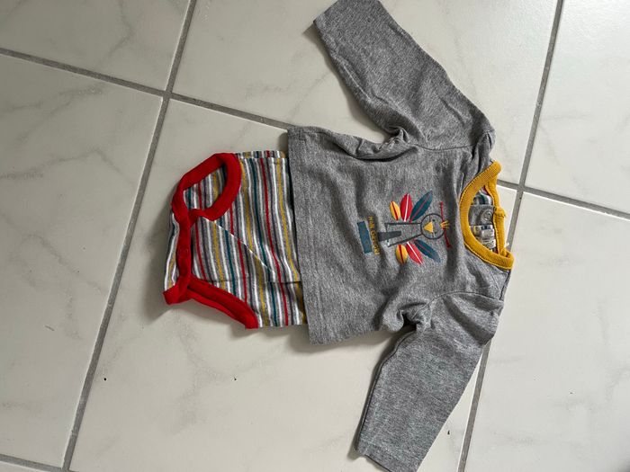 Lot de 2 bodys - photo numéro 3