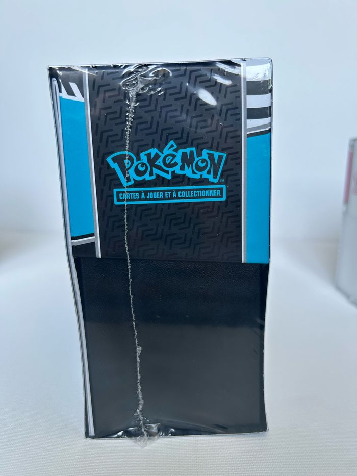 Coffret dresseur ev10.5 flammes blanches foudre noir Pokémon - photo numéro 7