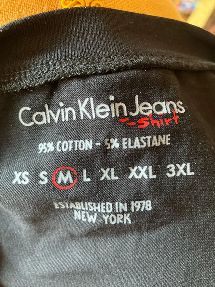 Calvin Klein jeans t shirt noir taille M - photo numéro 5