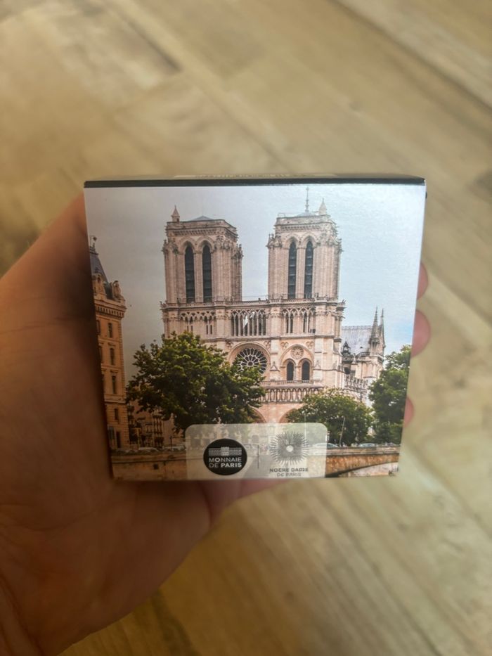 Pièce 2€ commémorative Notre-Dame de Paris 2025 – BE– Tirage limité