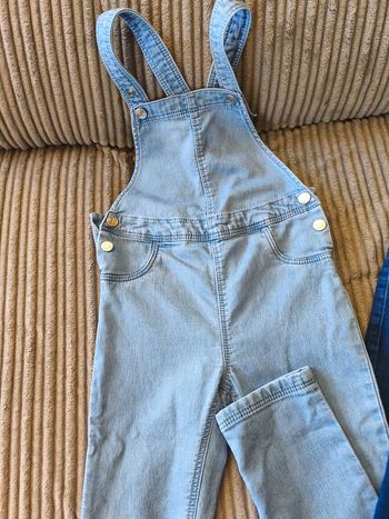 Lot une salopette et un jean